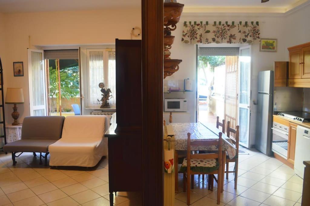 Appartamento In Via Calvi Lido di Ostia Luaran gambar